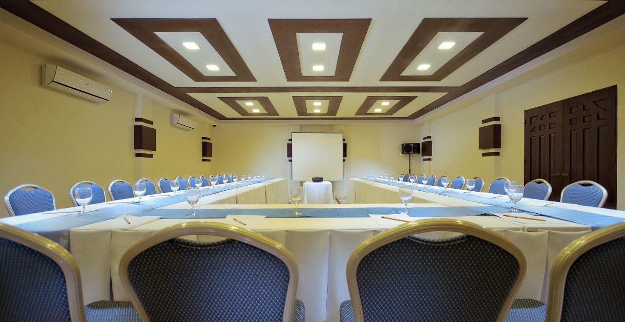 Oceanica Resort Panglao, Bohol Kültér fotó Meeting room