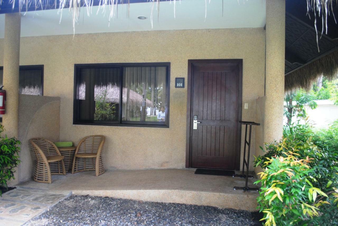 Oceanica Resort Panglao, Bohol Kültér fotó A room at the resort