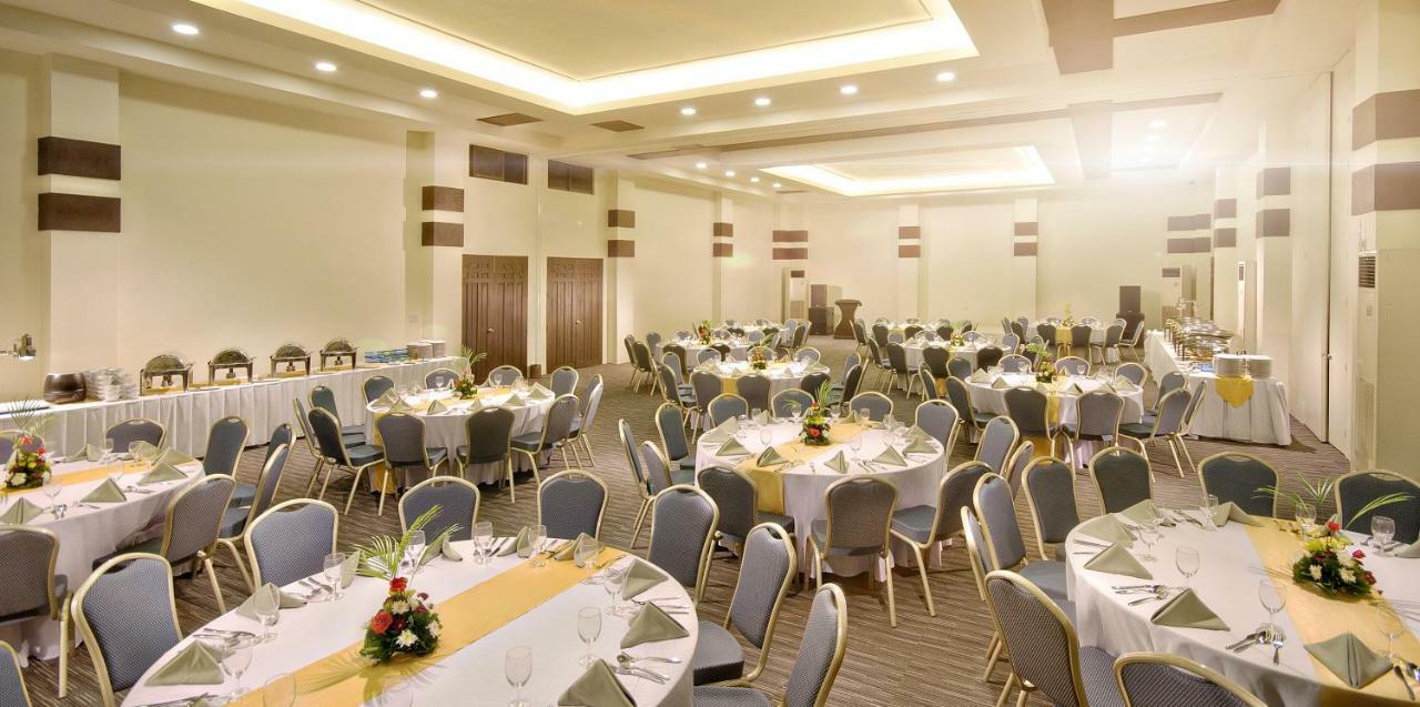 Oceanica Resort Panglao, Bohol Kültér fotó The ballroom of the hotel